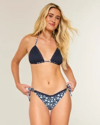 Cheeky-Bikiniunterteil mit seitlichen Bändern im Häkelstil