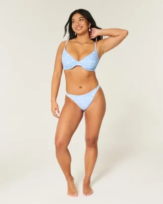 Curvy-Bikini-Oberteil mit Bügel und tiefem Ausschnitt