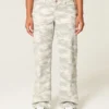 Curvy Low-Rise Y2K Camo Baggy Jeans Curvy Low-Rise Y2K Camo Baggy Jeans