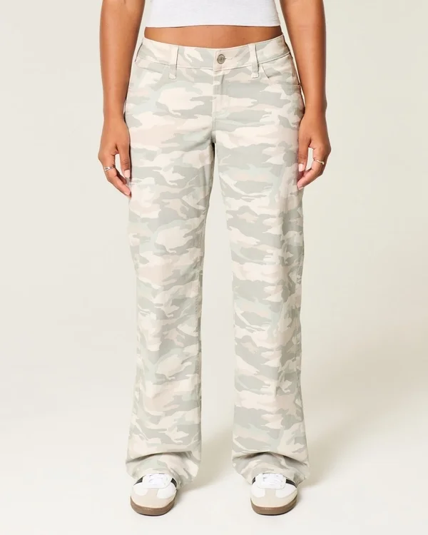 Curvy Low-Rise Y2K Camo Baggy Jeans Curvy Low-Rise Y2K Camo Baggy Jeans