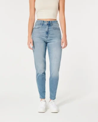 Curvy Ultra High-Rise Mom Jeans in mittlerer Waschung Curvy Ultra High-Rise Mom Jeans in mittlerer Waschung