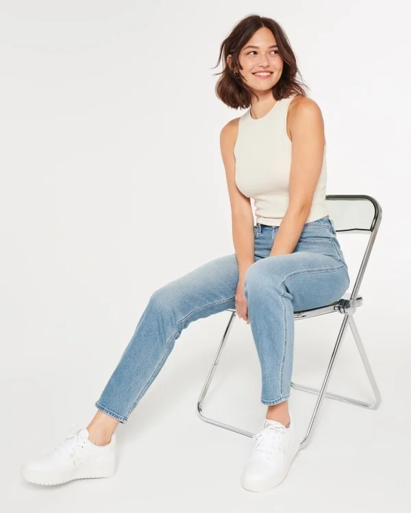 Curvy Ultra High-Rise Mom Jeans in mittlerer Waschung Curvy Ultra High-Rise Mom Jeans in mittlerer Waschung