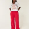 Easy Wisconsin Badgers Graphic Notch-Neck T-Shirt Easy Wisconsin Badgers Graphic Notch-Neck T-Shirt