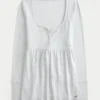 Einfach zu bindendes Henley-Babydoll-Oberteil Einfach zu bindendes Henley-Babydoll-Oberteil