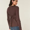 Einfach zu bindendes Henley-Babydoll-Oberteil Einfach zu bindendes Henley-Babydoll-Oberteil