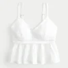 Einfaches Babydoll-Oberteil im Häkelstil Einfaches Babydoll-Oberteil im Häkelstil