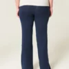 Faltbund-Strickhose mit ausgestelltem Bein Faltbund-Strickhose mit ausgestelltem Bein