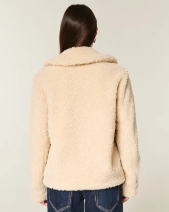 Gemütliche Jacke mit Knebelverschluss