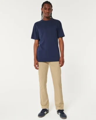 Gerade geschnittene Chino-Hose Gerade geschnittene Chino-Hose