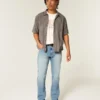Gerade geschnittene Jeans in mittlerer Waschung Gerade geschnittene Jeans in mittlerer Waschung