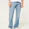 Gerade geschnittene Jeans in mittlerer Waschung Gerade geschnittene Jeans in mittlerer Waschung