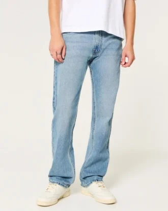 Gerade geschnittene Jeans in mittlerer Waschung