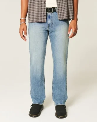 Gerade geschnittene Jeans in mittlerer Waschung