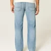 Gerade geschnittene Jeans in mittlerer Waschung Gerade geschnittene Jeans in mittlerer Waschung