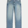 Gerade geschnittene Jeans in mittlerer Waschung Gerade geschnittene Jeans in mittlerer Waschung