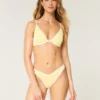 Gerippte Bikinihose mit hohem Beinausschnitt und V-förmigem Bund