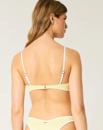 Geripptes Bikini-Oberteil mit Bügeln und tiefem Ausschnitt