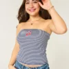 Geripptes, trägerloses, besticktes Tube-Top mit Kirschmotiv Geripptes, trägerloses, besticktes Tube-Top mit Kirschmotiv