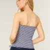 Geripptes, trägerloses, besticktes Tube-Top mit Kirschmotiv Geripptes, trägerloses, besticktes Tube-Top mit Kirschmotiv