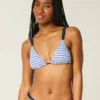 Gesmoktes Triangel-Bikini-Oberteil mit überkreuzten Trägern Gesmoktes Triangel-Bikini-Oberteil mit überkreuzten Trägern