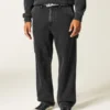 Gewaschene schwarze Baggy-Jeans im Painter-Stil Gewaschene schwarze Baggy-Jeans im Painter-Stil