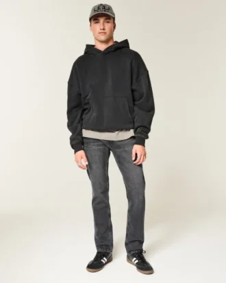 Gewaschene schwarze Slim-Fit-Jeans
