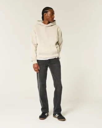 Gewaschene schwarze Straight-Jeans