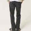 Gewaschene schwarze Straight-Jeans