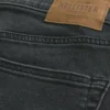 Gewaschene schwarze Straight-Jeans