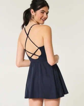 Gilly Hicks Active Kleid mit Riemchen am Rücken