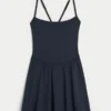 Gilly Hicks Active Kleid mit Riemchen am Rücken Gilly Hicks Active Kleid mit Riemchen am Rücken