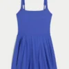 Gilly Hicks Active Plissee-Kleid Gilly Hicks Active Plissee-Kleid