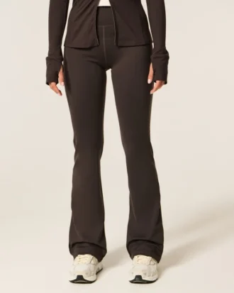 Gilly Hicks Active Recharge Bootcut-Leggings
