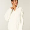 Gilly Hicks Sherpa-Sweatshirt mit Viertelreißverschluss Gilly Hicks Sherpa-Sweatshirt mit Viertelreißverschluss