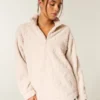 Gilly Hicks Sherpa-Sweatshirt mit Viertelreißverschluss Gilly Hicks Sherpa-Sweatshirt mit Viertelreißverschluss