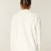 Gilly Hicks Sherpa-Sweatshirt mit Viertelreißverschluss Gilly Hicks Sherpa-Sweatshirt mit Viertelreißverschluss