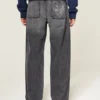 Graue Baggy-Jeans mit Herz-Grafik Graue Baggy-Jeans mit Herz-Grafik