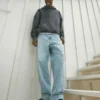 Hell gewaschene Baggy-Jeans