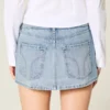 Hellblau gewaschene Mini-Skort mit Nieten