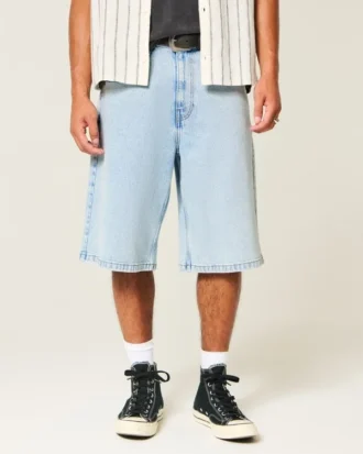 Hellblaue, superweite Jeansshorts Hellblaue, superweite Jeansshorts