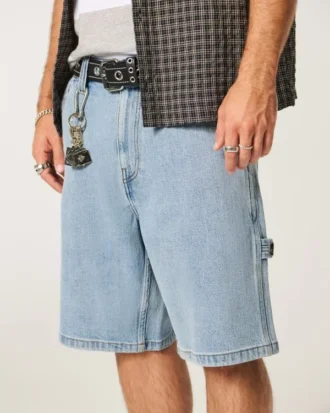 Hellblaue, weite Jeans-Paintershorts