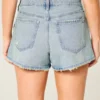 Hoch geschnittene A-Linien-Jeansshorts in heller Waschung mit Used-Look