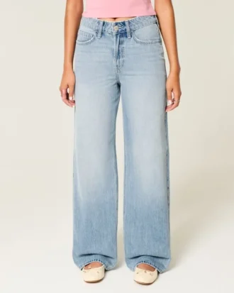 Hoch geschnittene Baggy-Jeans in mittlerer Waschung