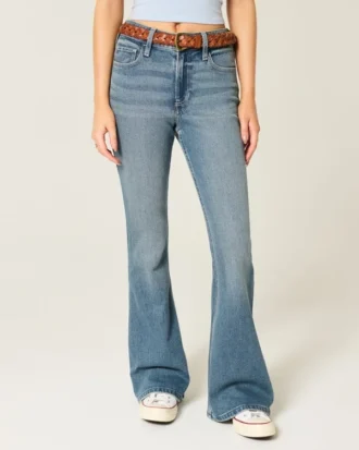 Hoch geschnittene Flare-Jeans in mittlerer Waschung