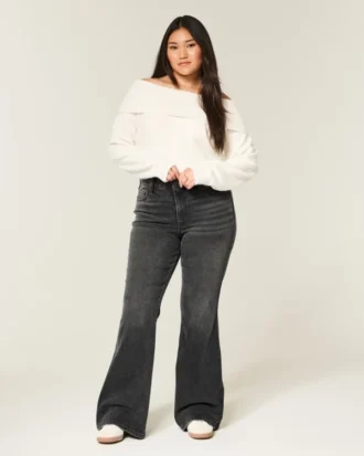 Hoch geschnittene, gewaschene schwarze Flare-Jeans