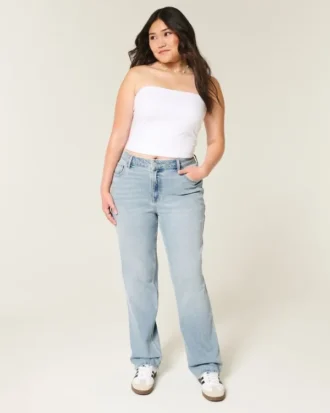 Hoch geschnittene, hell gewaschene Straight-Jeans