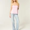 Hoch geschnittene, hell gewaschene Straight-Jeans Hoch geschnittene, hell gewaschene Straight-Jeans