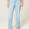 Hoch geschnittene, hell gewaschene Straight-Jeans Hoch geschnittene, hell gewaschene Straight-Jeans
