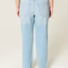 Hoch geschnittene, hell gewaschene Straight-Jeans Hoch geschnittene, hell gewaschene Straight-Jeans