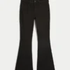 Hoch geschnittene schwarze Flare-Jeans Hoch geschnittene schwarze Flare-Jeans